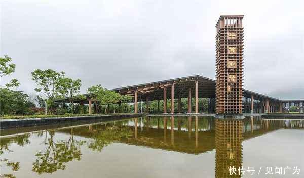 中国最大的火车站，是南京站的5倍！耗资300亿的特等站！