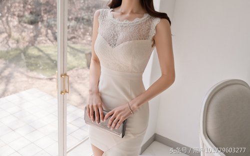 女神孙允珠，格拉斯香气幽然浅杏不对称裙