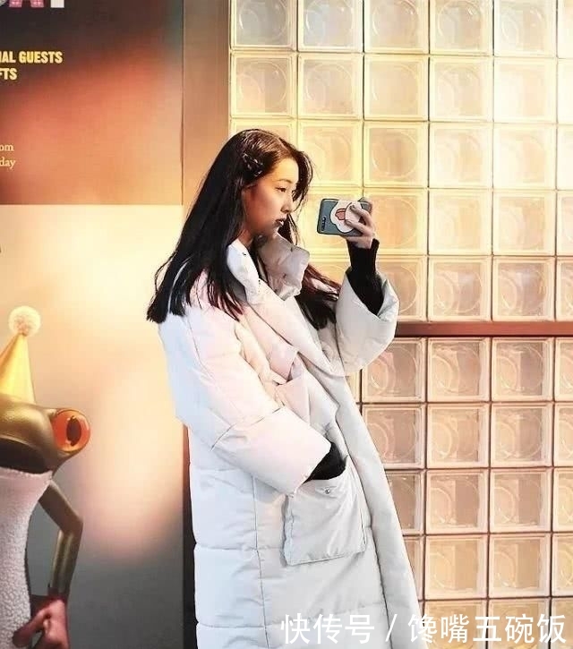  『羽绒大衣』长款羽绒服美女，不仅温暖，而且漂亮
