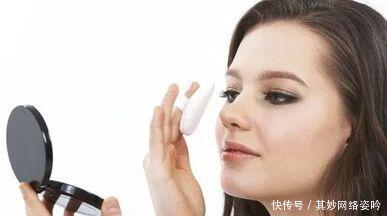  [感觉]夏季也爱化妆的女人，除了散粉，还有哪些东西能让妆容更持久？