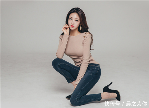美女|时尚活力的牛仔裤美女,尽显淑女柔情,焕发摩登的时髦魅力!