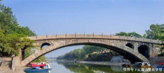 中国最坚强的桥被定为危桥用炸药拆除，一声巨响后专家无地自容