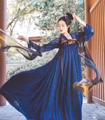 『淡紫色』5款唯美的“暗黑系”汉服,件件美出新高度,高冷风范不能丢