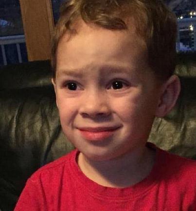 当88年的倪妮撞衫94年的郑秀晶，你更爱哪一款？