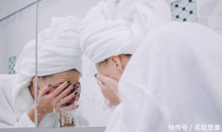  「皮肤」“只用清水洗脸”和“洗面奶洗脸”有啥一样的？多数人不清楚