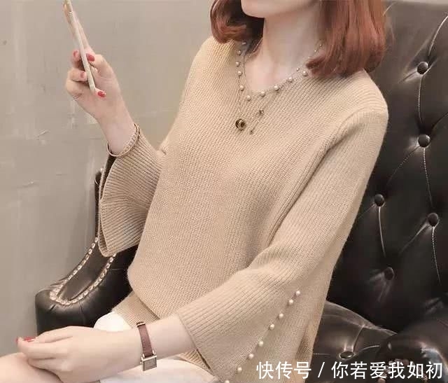 "m":"4f5b3251a05f016227be89c1d1651538e2167d3c"春季怕冷的女人,建议穿春款针织衫,洋气衬肤白,减龄二十岁不止
