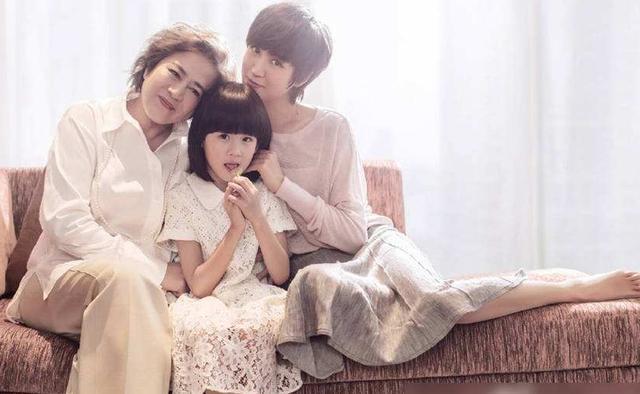 #影响#''妈妈,我们家是不是很穷?''两位宝妈的不同回答,影响孩子一生