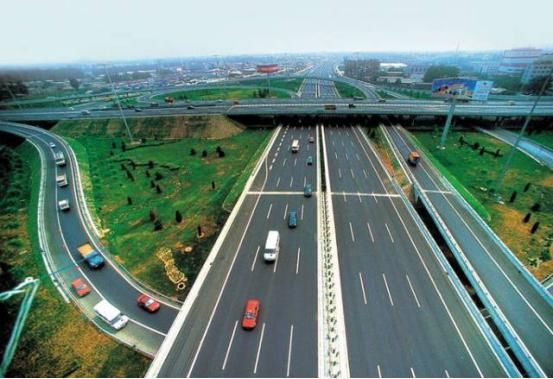 高速服务区能休息多久？交管部门：最好不要超过这个时间！