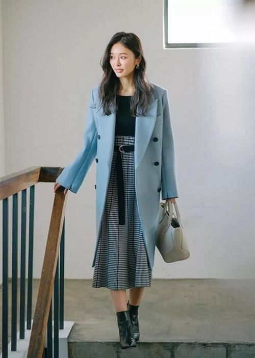  『效果跟』穿搭时别忘了系根腰带，提升时髦度，还能显瘦显高