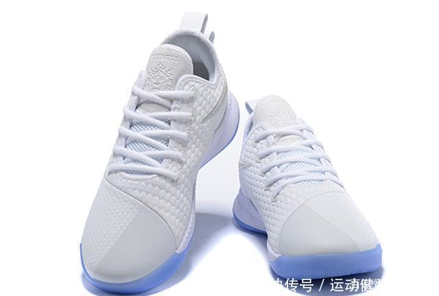  『Nike』Nike LeBron Witness 3，一双极为适合外场的高分实战鞋！