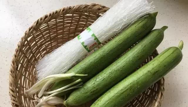 「粉丝」蒜蓉粉丝蒸丝瓜,这么做特别好吃