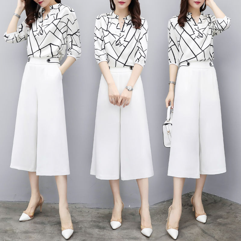 有肚子三四十岁女人尽量别少裙子，瞧瞧刚上新的套装裤，遮肚白嫩