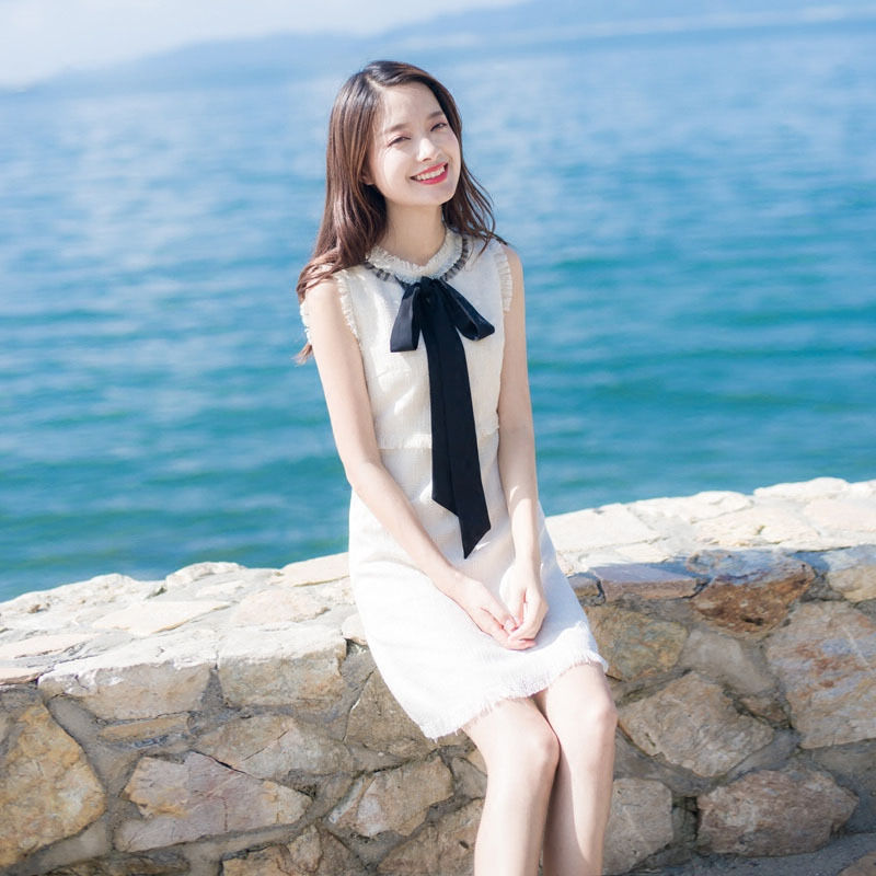 我的天!媳妇也太会打扮了,穿这样的连衣裙,女人味爆棚