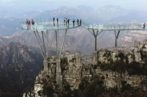 全国2000座玻璃栈桥让游客“吓破胆”，建造验收无标准