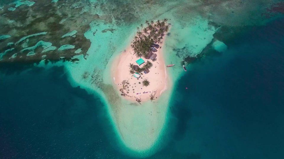 最原始的海岛:21世纪即将消失,游客自带帐篷也要赖上几天