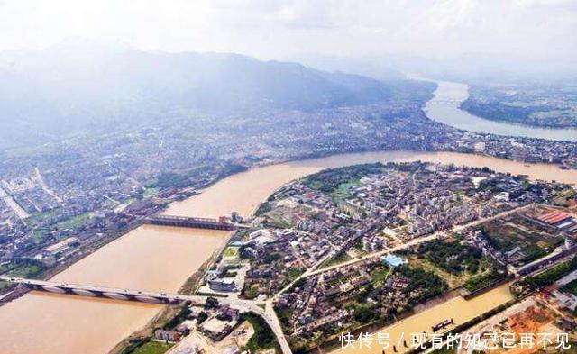 广西最富有的县, 拥有自己的机场