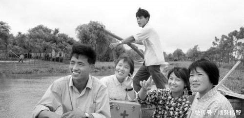 毛主席因何事，拍桌子大怒道“谁搞特殊就枪毙谁！”