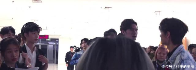 王一博在台上哭