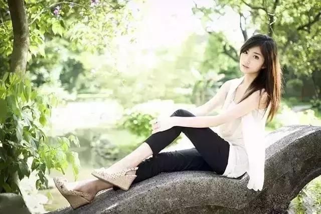 没有丑女生，只有不会摆Pose的女生！轻轻松松变成大美女