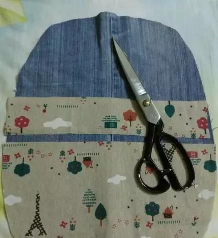  「新买」剪了两条旧牛仔裤，做了一个包，闺蜜说比她新买的名牌包还好看！