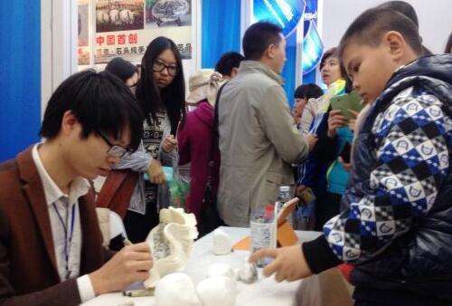 80后大学生贝壳上作画, 创作技术申请国家专利