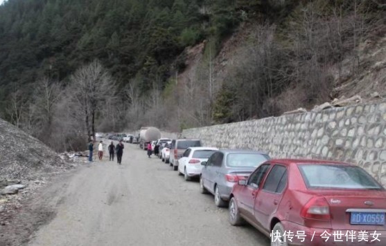 为什么聪明人不“自驾游”,选择坐高铁了