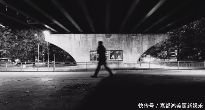 摄影师■对摄影师而言,摒弃色彩会让视觉效果更加纯粹