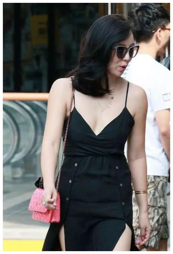 街拍：图2明艳丰满，图5清新匀称，图6白皙精致杨柳细腰