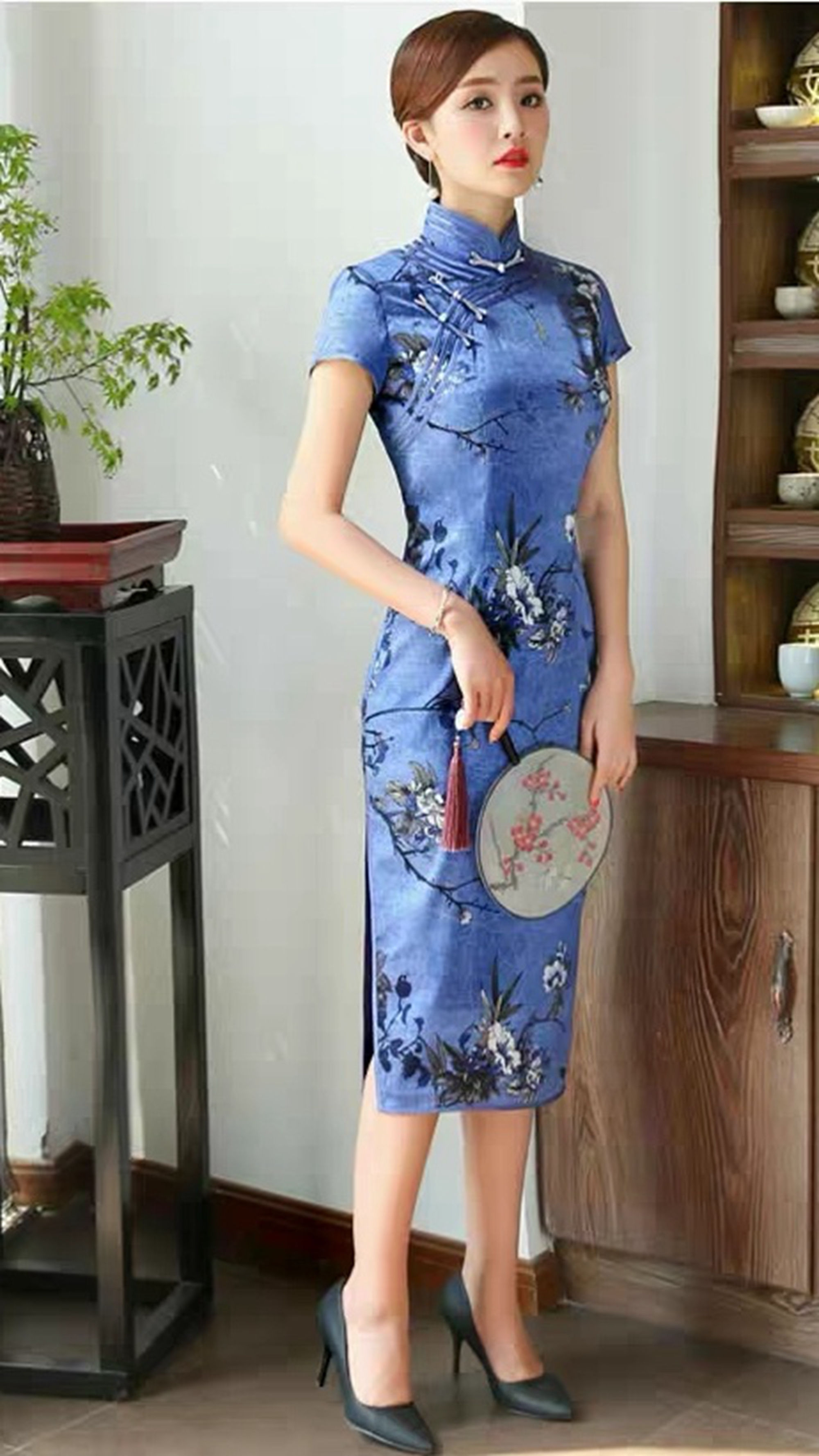 夏季新款改良旗袍连衣裙，蓝色底印花，展现温婉姿态