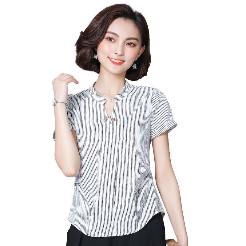 别穿连衣裙了，夏主流T恤+短裤，洋气女人见了挪不动眼，忒着迷