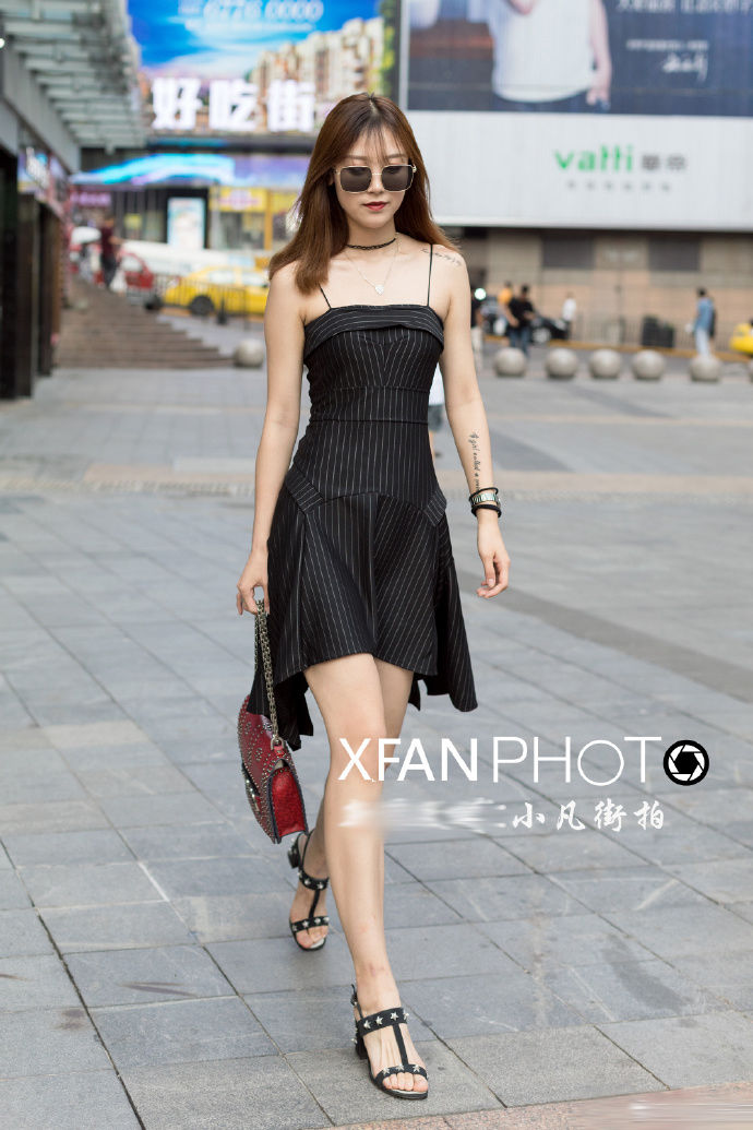 街拍重庆:就算是美若天仙，也需要时尚的穿搭，让你更美，更酷!