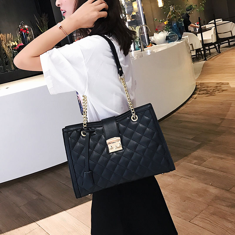 精致女人出门都需要一款包包，这几款时尚百搭，一年四季都能背