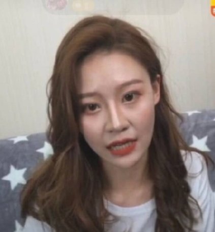 温婉回应“黑历史”否认整容，离开滤镜和美颜整个人老了十岁!