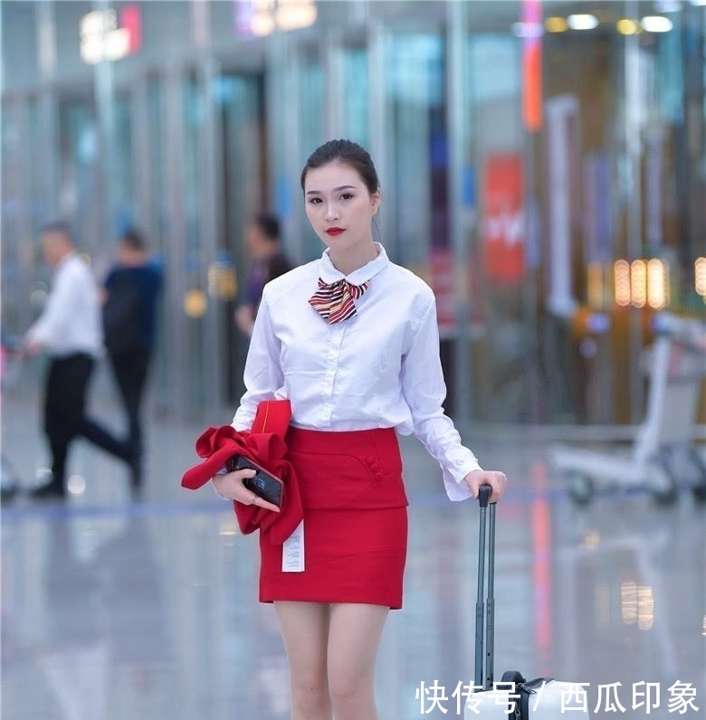 『 迷人』美丽的空姐，靓丽迷人，职业装的魅力