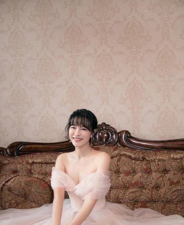  女人■真正会穿的女人,才是搭配行家,米色穿搭高级时尚又显白