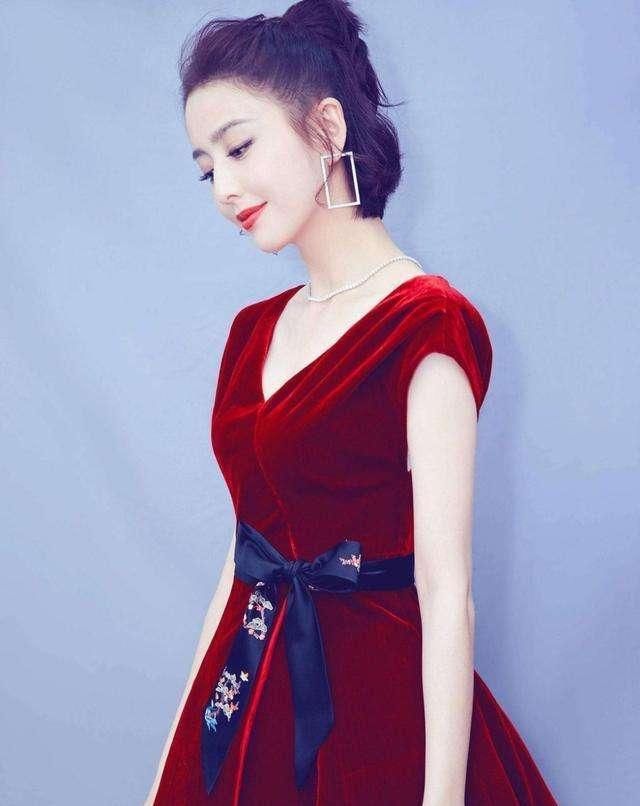  「梨涡」丫丫醇酒美人，梨涡醉人心！