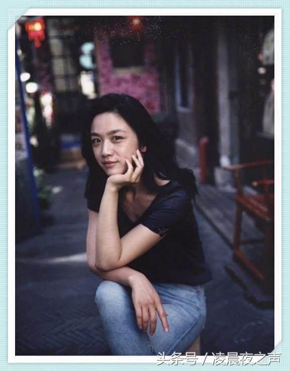 看完陈乔恩的素颜，再来看看汤唯，终于知道冻龄脸长什么样子了