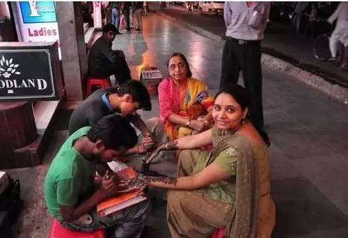 在印度街头，遇到搭讪的美女，一定要小心