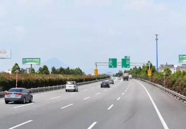  「我国」我国最能“圈钱”的高速，一年罚款2500万元，老司机几