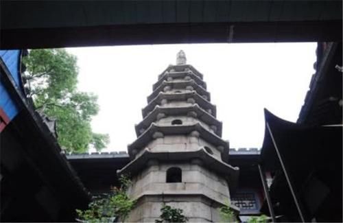 中国最倔强的“钉子户”，矗立水中700多年，还要收人5元门票