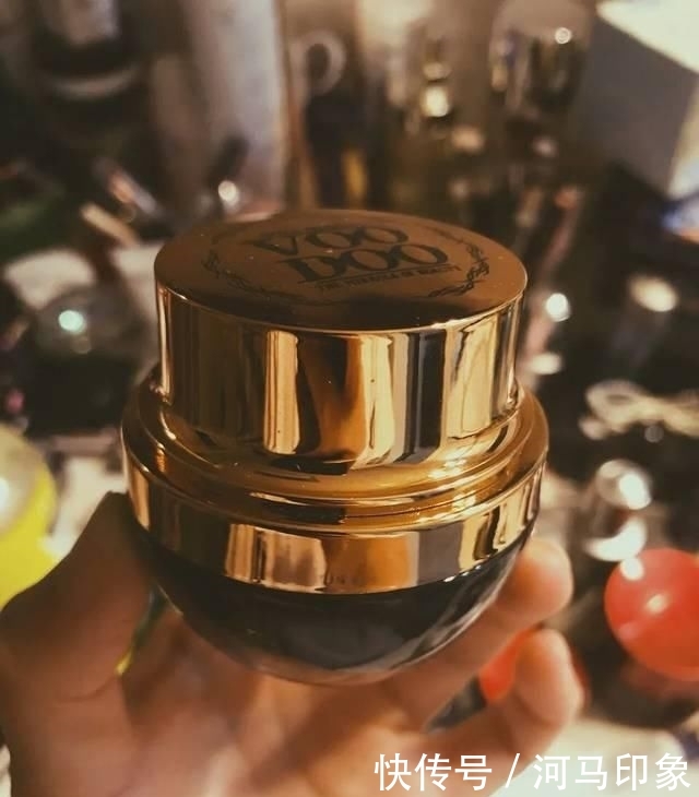 『花钱』求求你们!别再给这些难用的网红化妆品花钱了!!