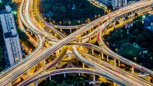 中国城市视频风靡海外，外国人：中国开挂，这不是未来城市吗？