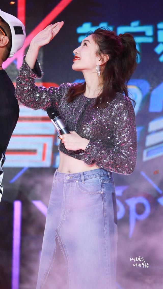 江疏影撞衫没输过,根本就不是凭她这双腿,完全是赢在了穿搭上!