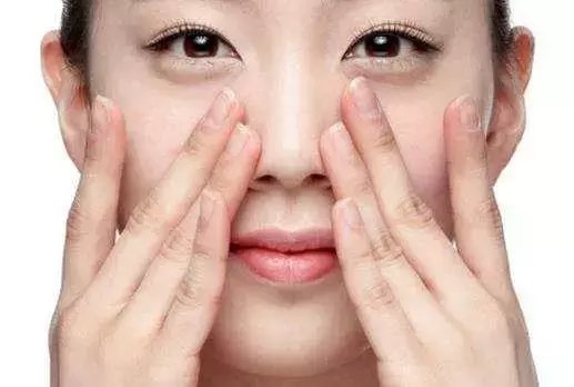  「脸上」脸上出现四种特征的女生, 说明你护肤对了