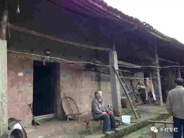 农村诞生了“宅基地换房”，已经在部分区域试行，具体标准在这里