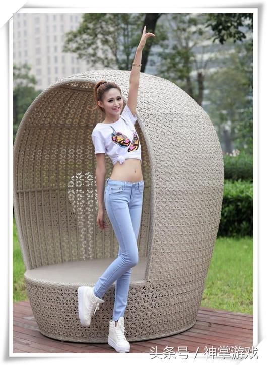 这些牛仔裤美女凹凸有致，尤其是第3个，美出了新高度