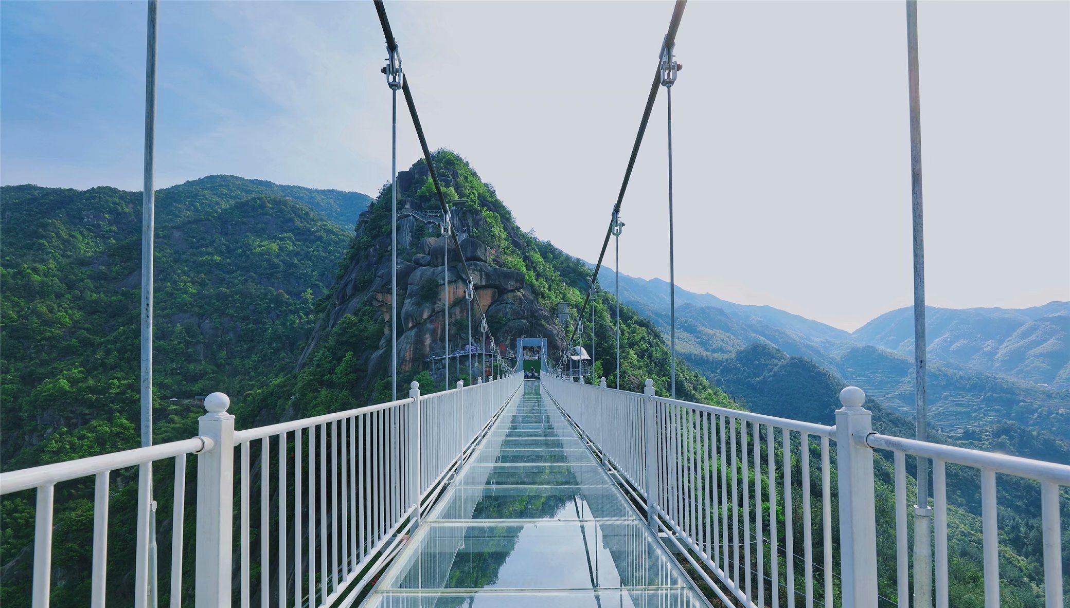 『黄帝』360度无死角？这座玻璃桥有点“狂”