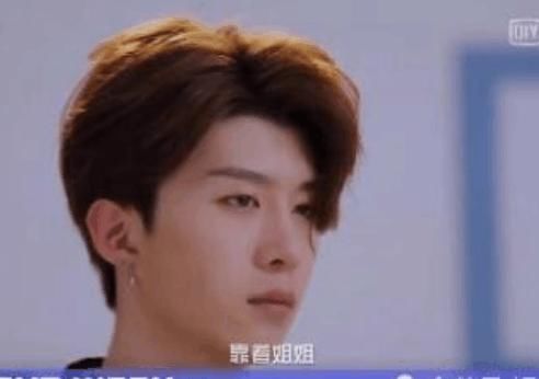 范丞丞首次回应“私生子”问题,痛哭流涕,王思聪:假的真不了