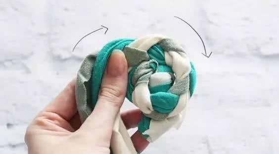 「 T恤变」放着的旧衣服不穿了，就这样改造，美翻了……，春天了