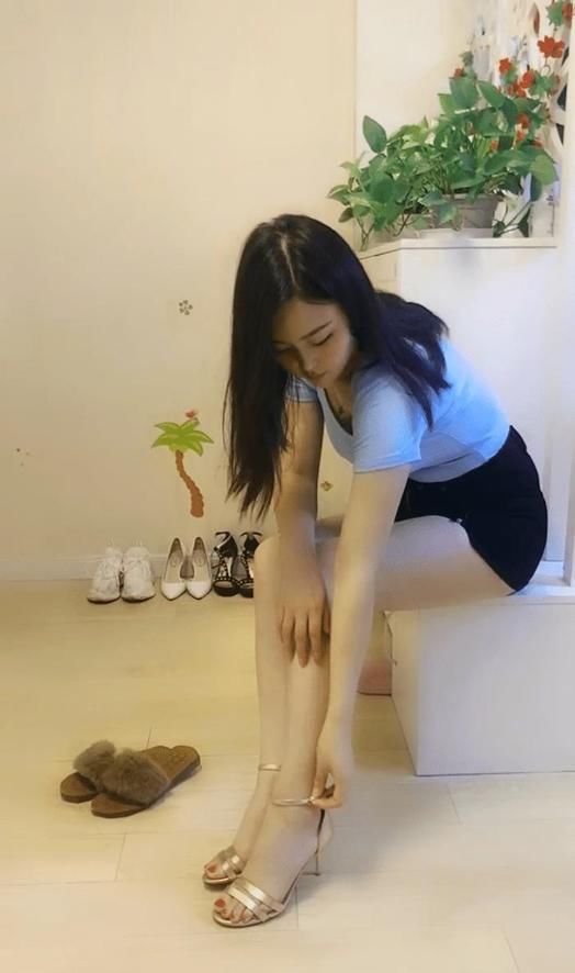  气质|潮流小姐姐蕙质兰心，耀眼靓丽，空谷幽兰！
